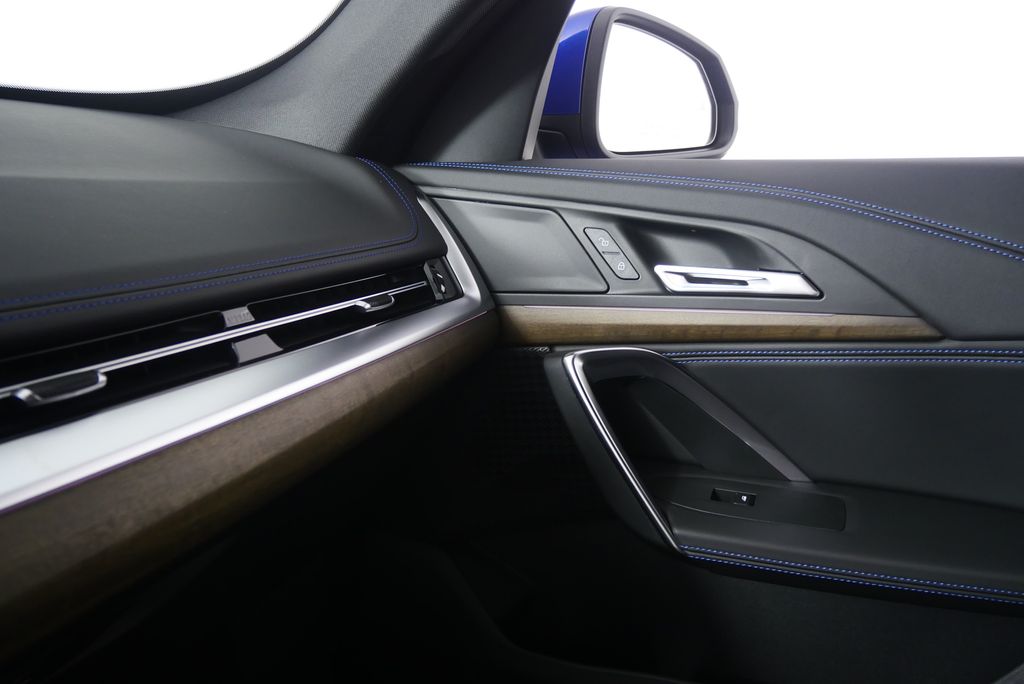 Thumbnail: 2025 BMW X1 - 24