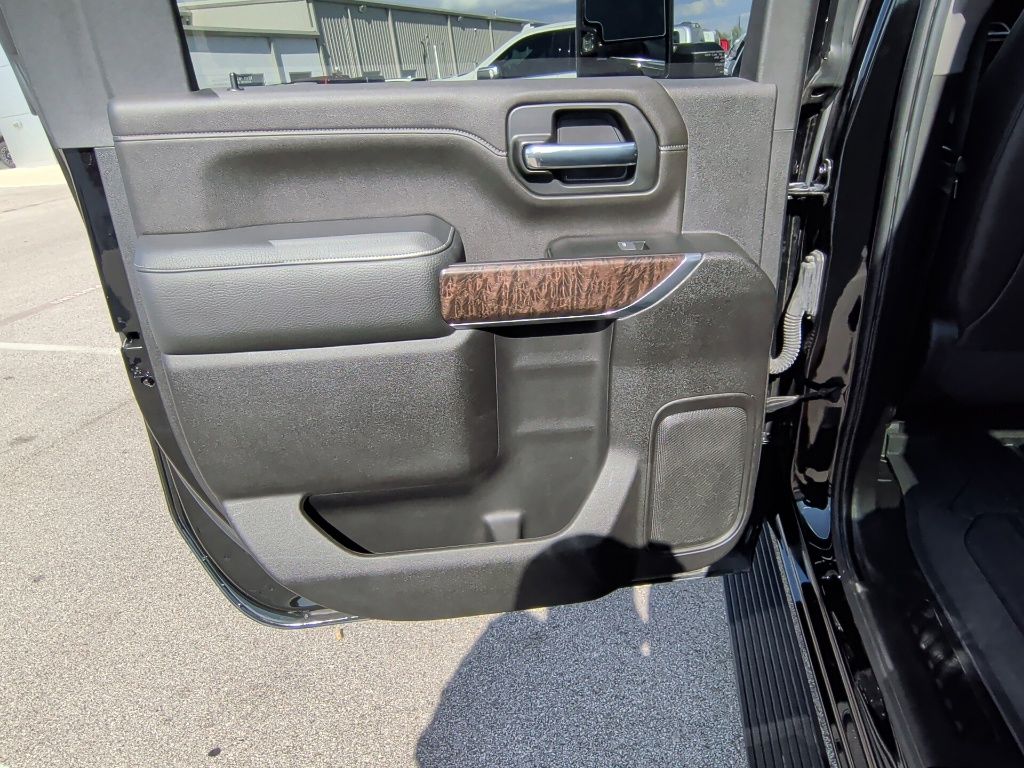 2022 GMC Sierra 2500HD Denali Black at AutoSavvy Houston Northwest
