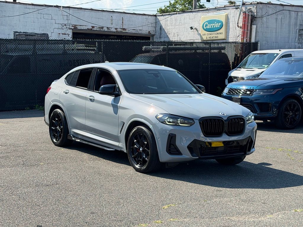 2023 BMW X4 M40i's photo
