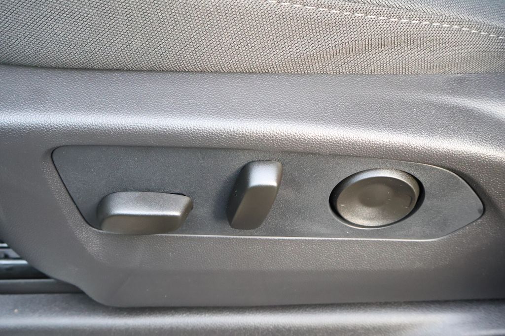 Thumbnail: 2026 Chevrolet Silverado 1500 - 17