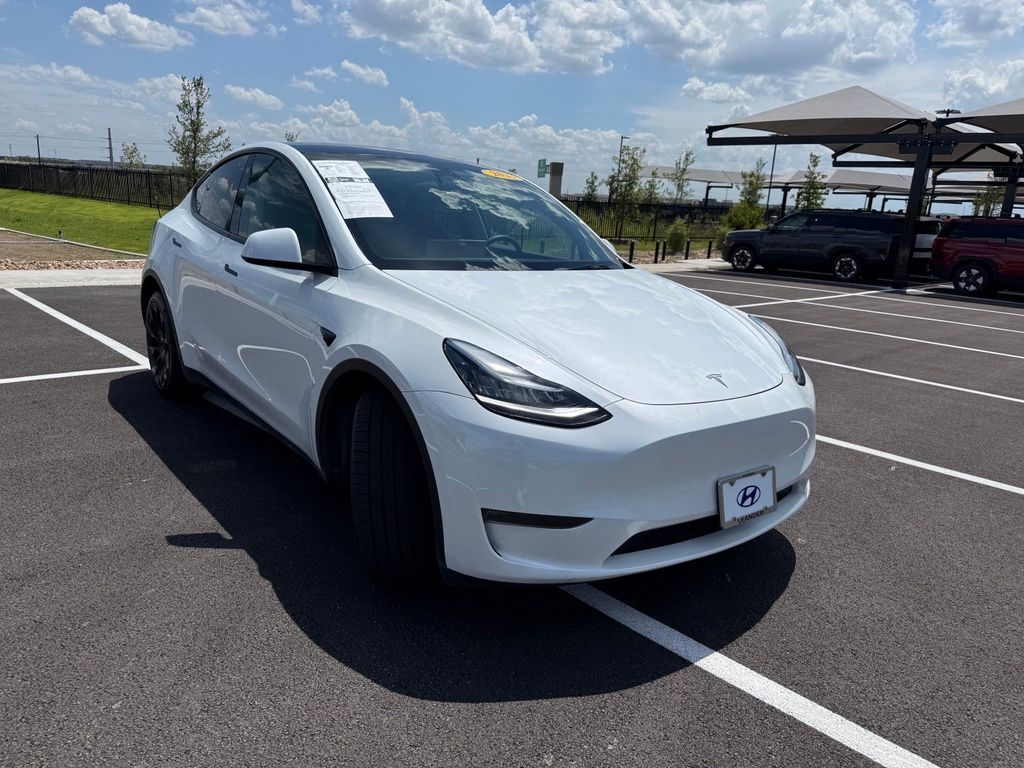 Thumbnail: 2023 Tesla Model Y - 3
