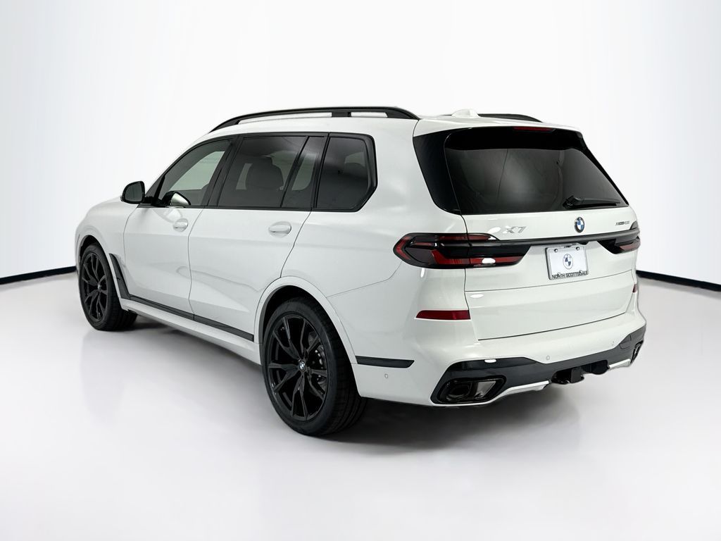 Thumbnail: 2027 BMW X7 - 7