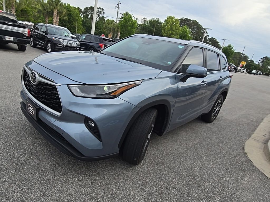 2023 Toyota Highlander XLE