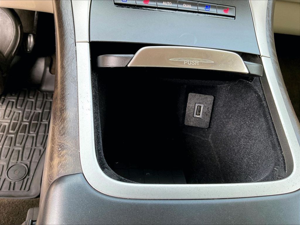 2019 Lincoln Nautilus — photo 12