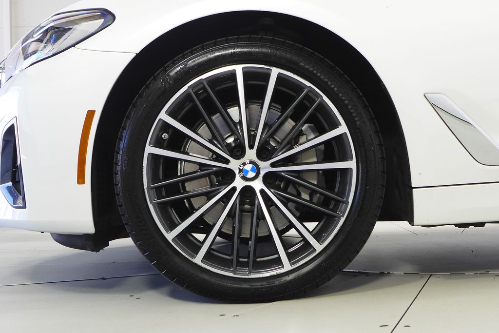 Thumbnail: 2023 BMW 5 Series - 5
