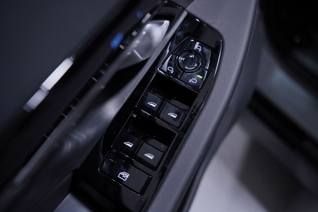 Thumbnail: 2026 BMW 5 Series - 11