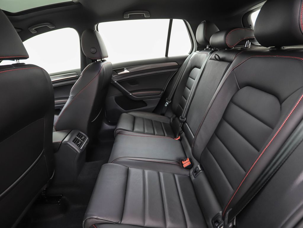 Thumbnail: 2019 Volkswagen Golf - 21