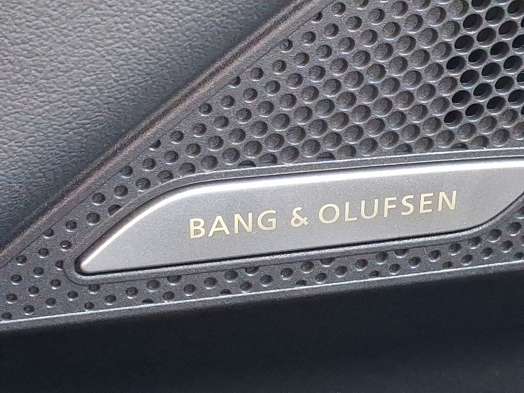 Thumbnail: 2025 Audi e-tron S - 26