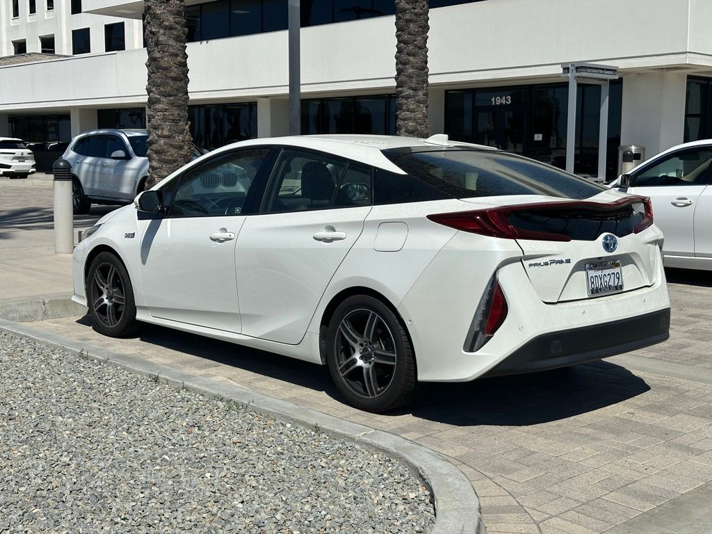 Thumbnail: 2017 Toyota Prius Prime - 6