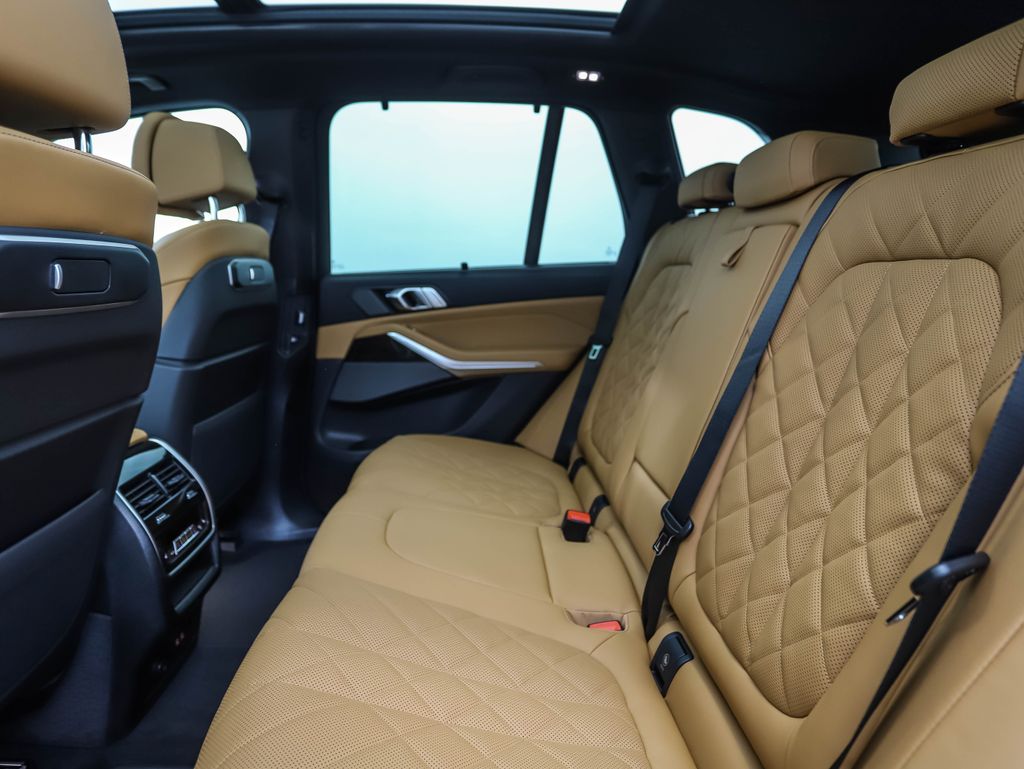 Thumbnail: 2026 BMW X5 - 21