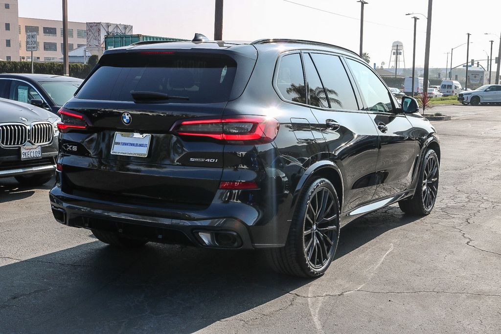 2022 BMW X5 sDrive40i 8