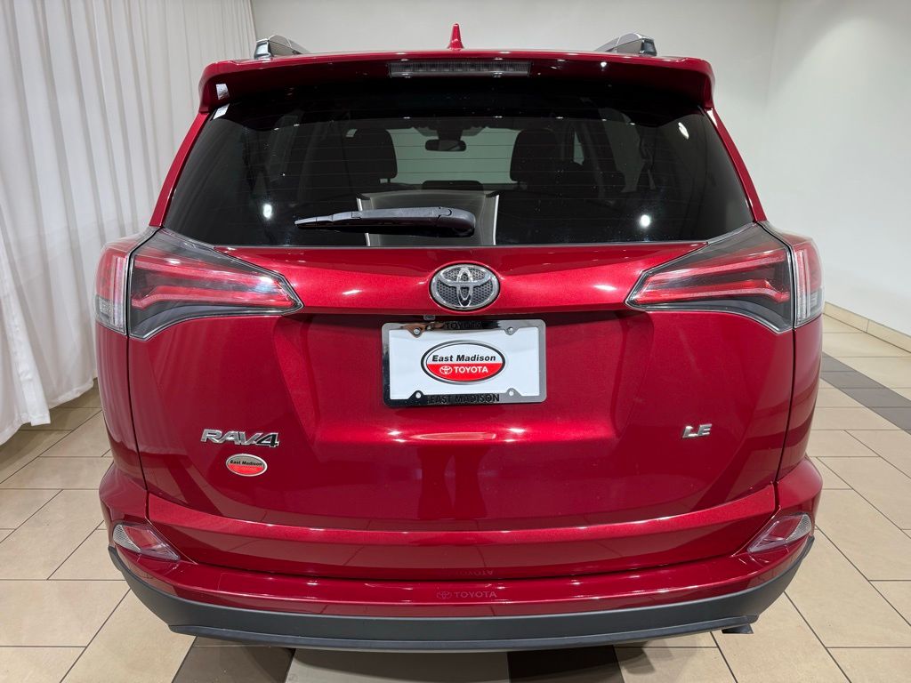 Thumbnail: 2018 Toyota RAV4 - 4