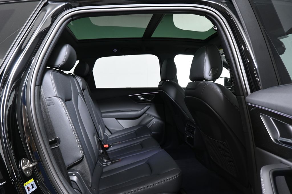 Thumbnail: 2026 Audi Q7 - 20