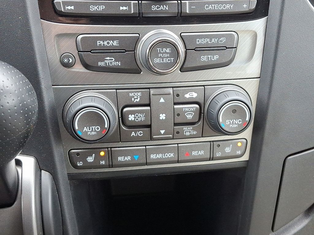 Thumbnail: 2013 Honda Pilot - 17