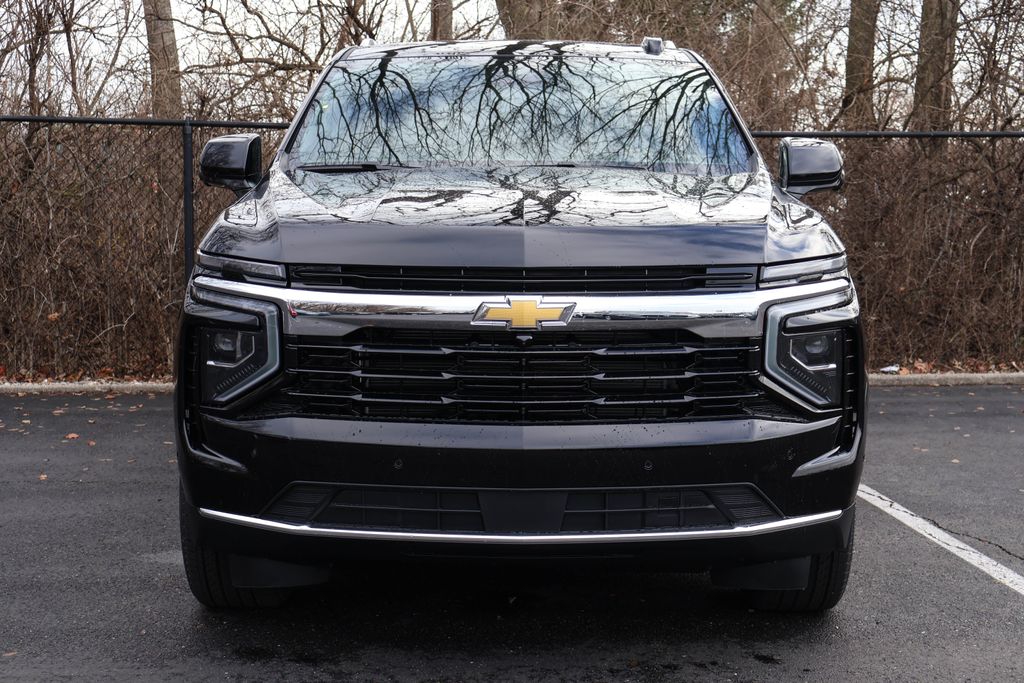 2025 Chevrolet Suburban LS 2