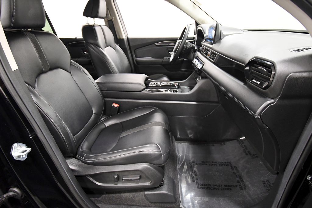 Used 2025 Honda Pilot SUV