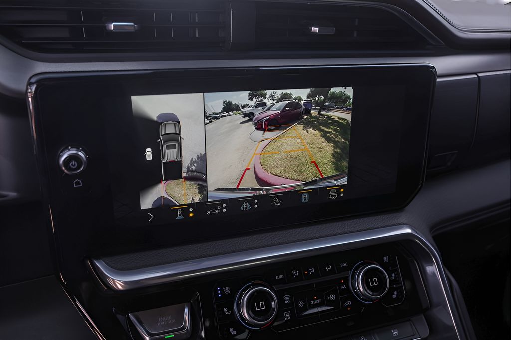 Used 2022 White GMC Denali image 20