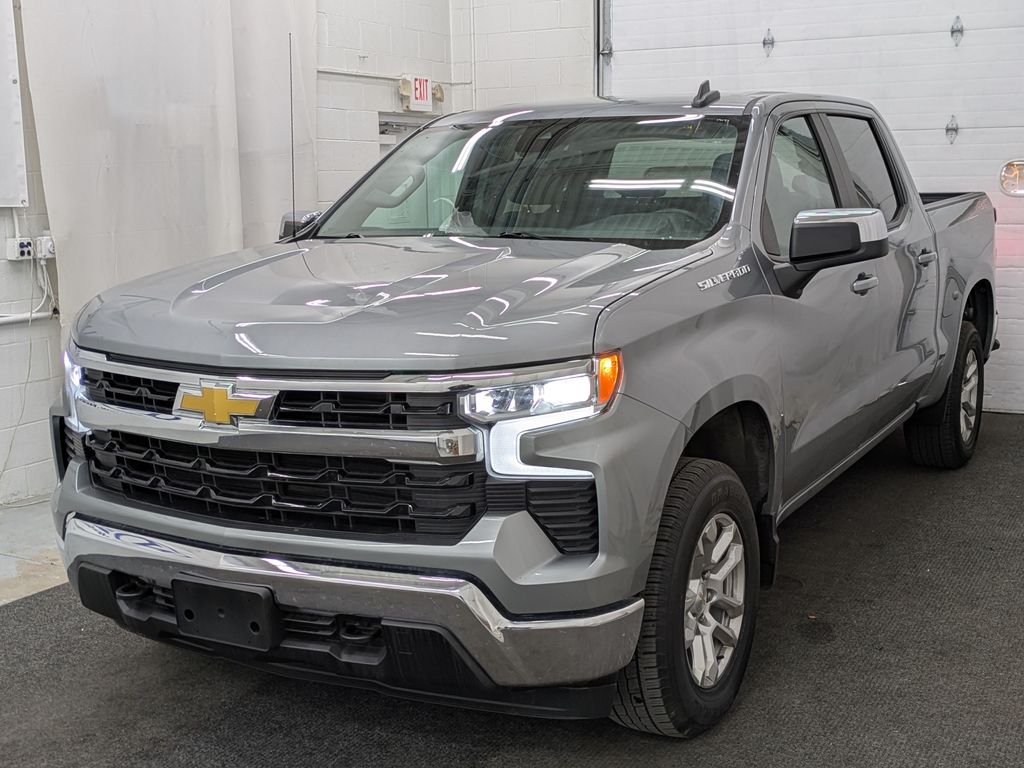 Sterling Gray Metallic 2023 Chevrolet Silverado 1500 LT Crew Cab 4WD Pickup Truck Four-Wheel Drive 8-Speed Automatic