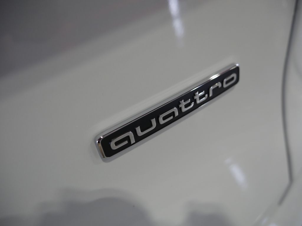 Thumbnail: 2026 Audi Q5 - 10