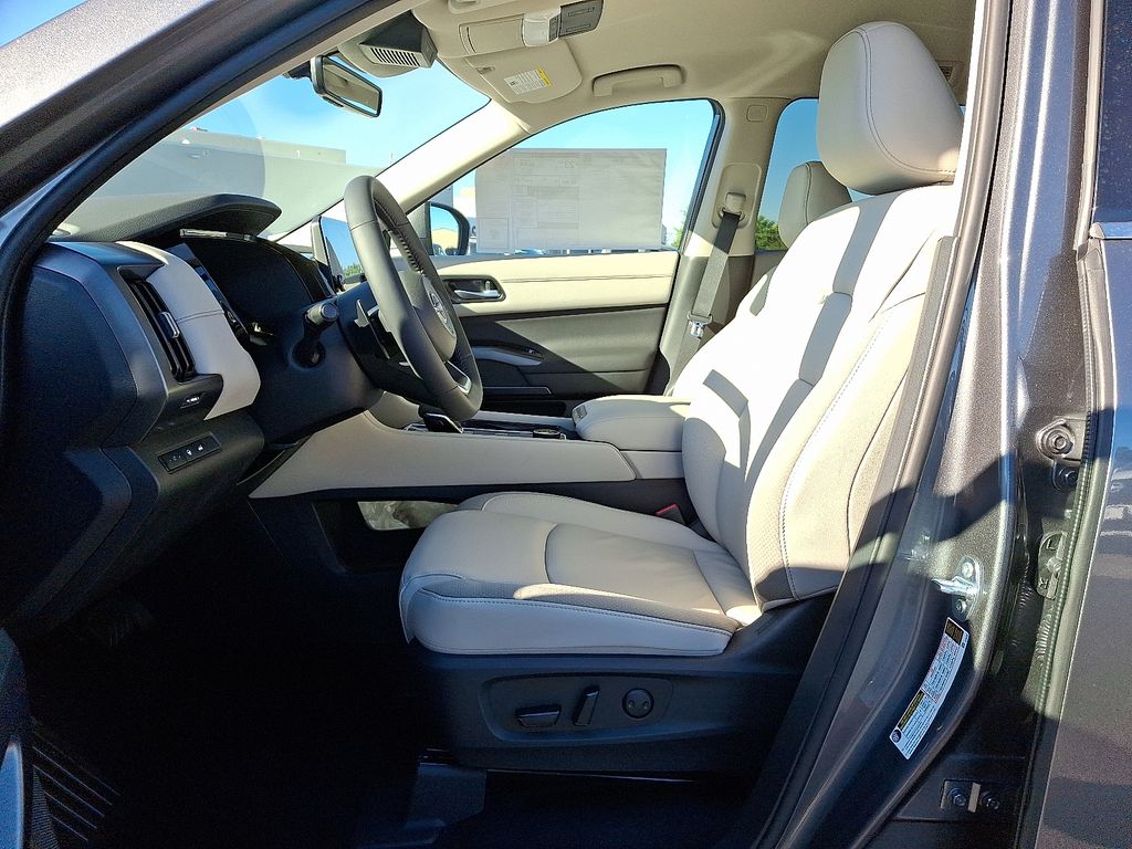 Thumbnail: 2025 Nissan Pathfinder - 7