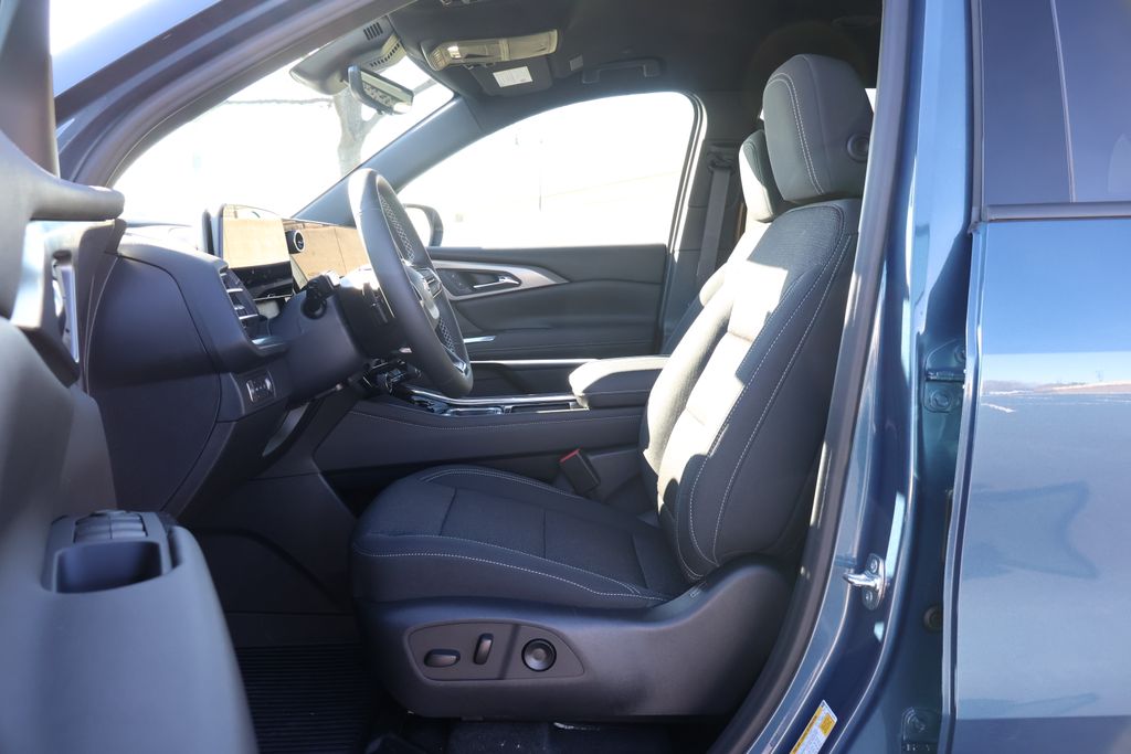 Thumbnail: 2026 Chevrolet Traverse - 14