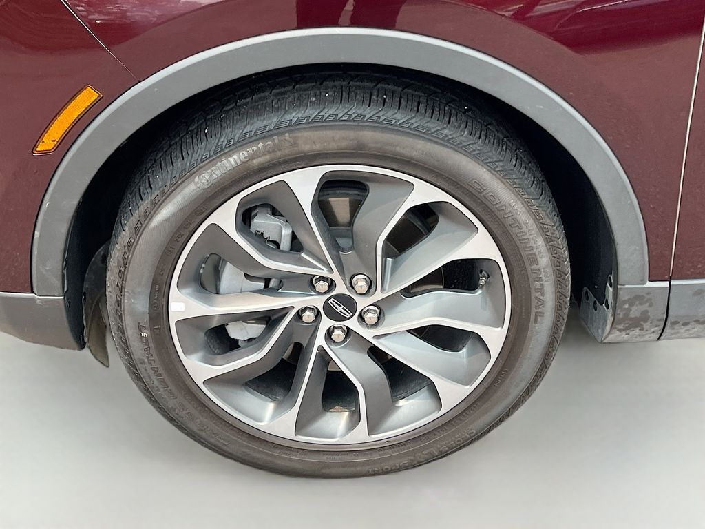 Used 2023 Red Lincoln Reserve image 32