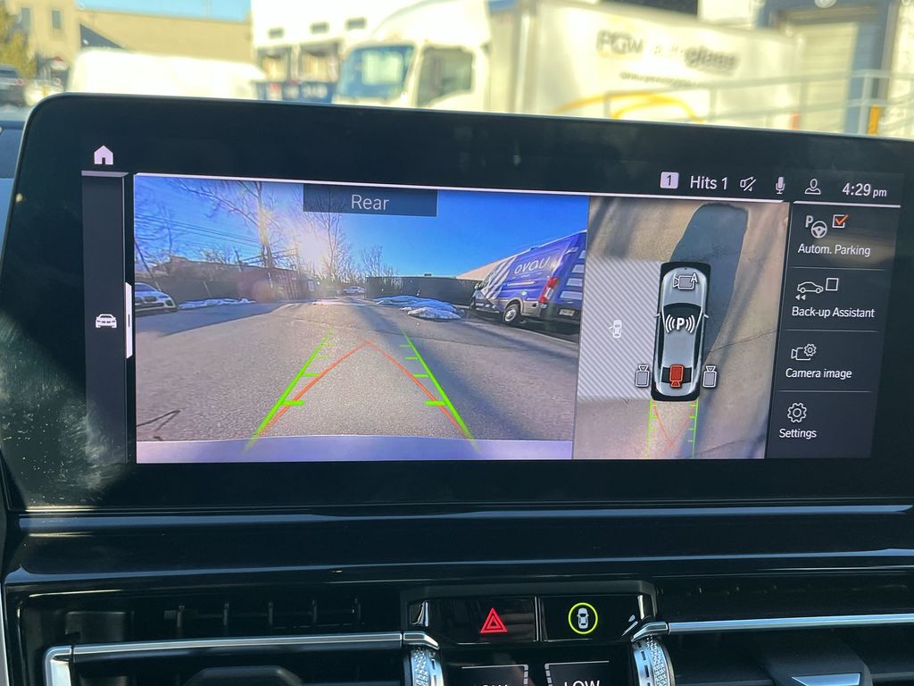 Thumbnail: 2024 BMW 8 Series - 17