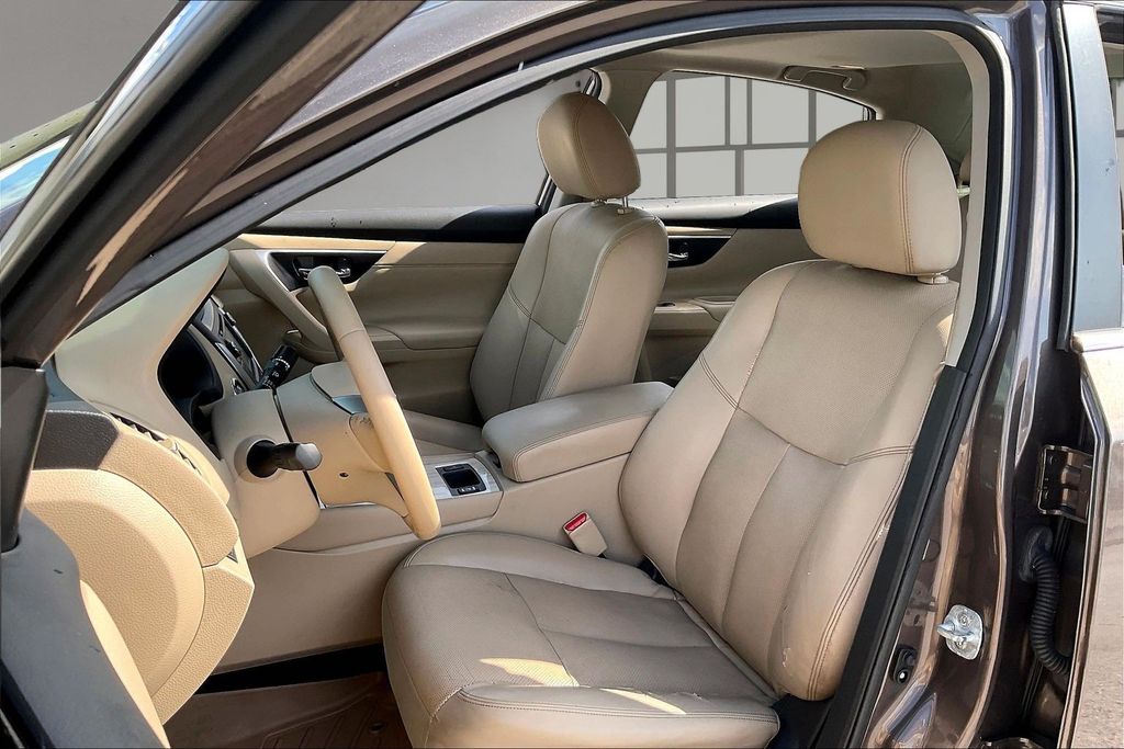 Used 2016 Nissan Altima Sedan