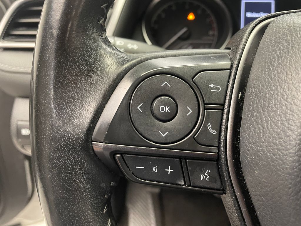 2022 Toyota Camry SE 22