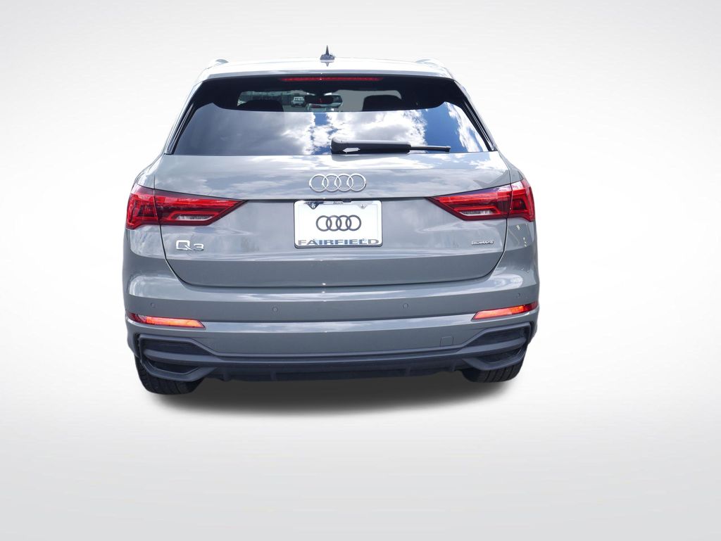 Thumbnail: 2023 Audi Q3 - 7