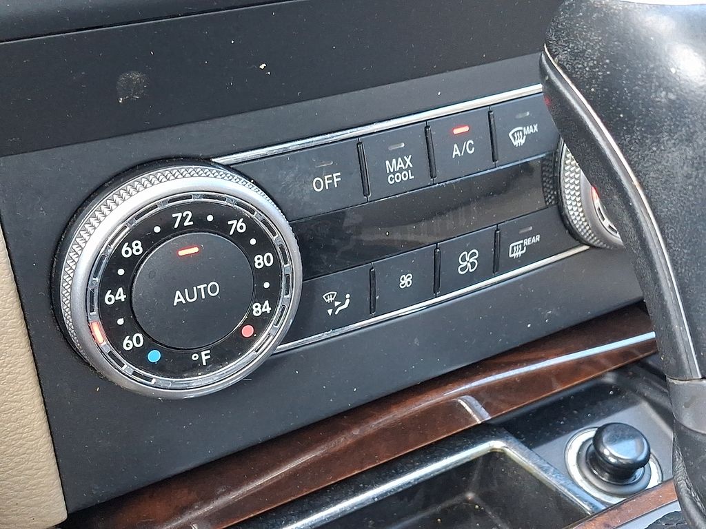 Thumbnail: 2011 Mercedes-Benz GLK - 16