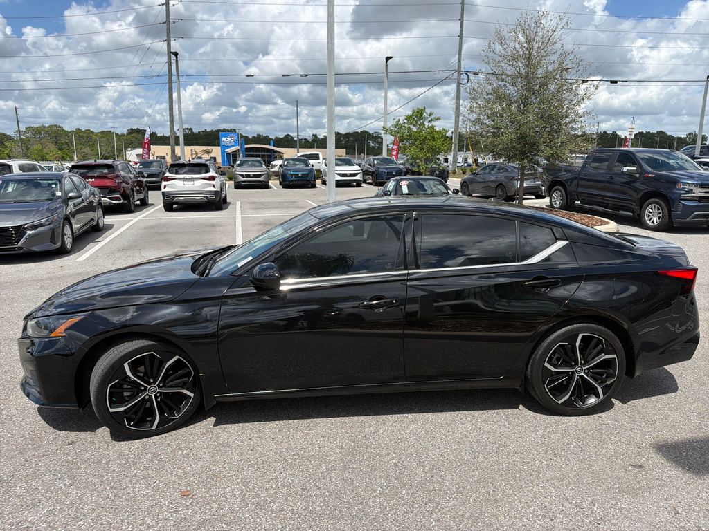 Used 2023 Nissan Altima 2.5 SR 4D Sedan