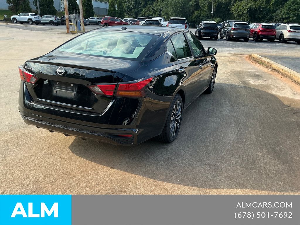 Used 2025 Black Nissan 2.5 SV image 4