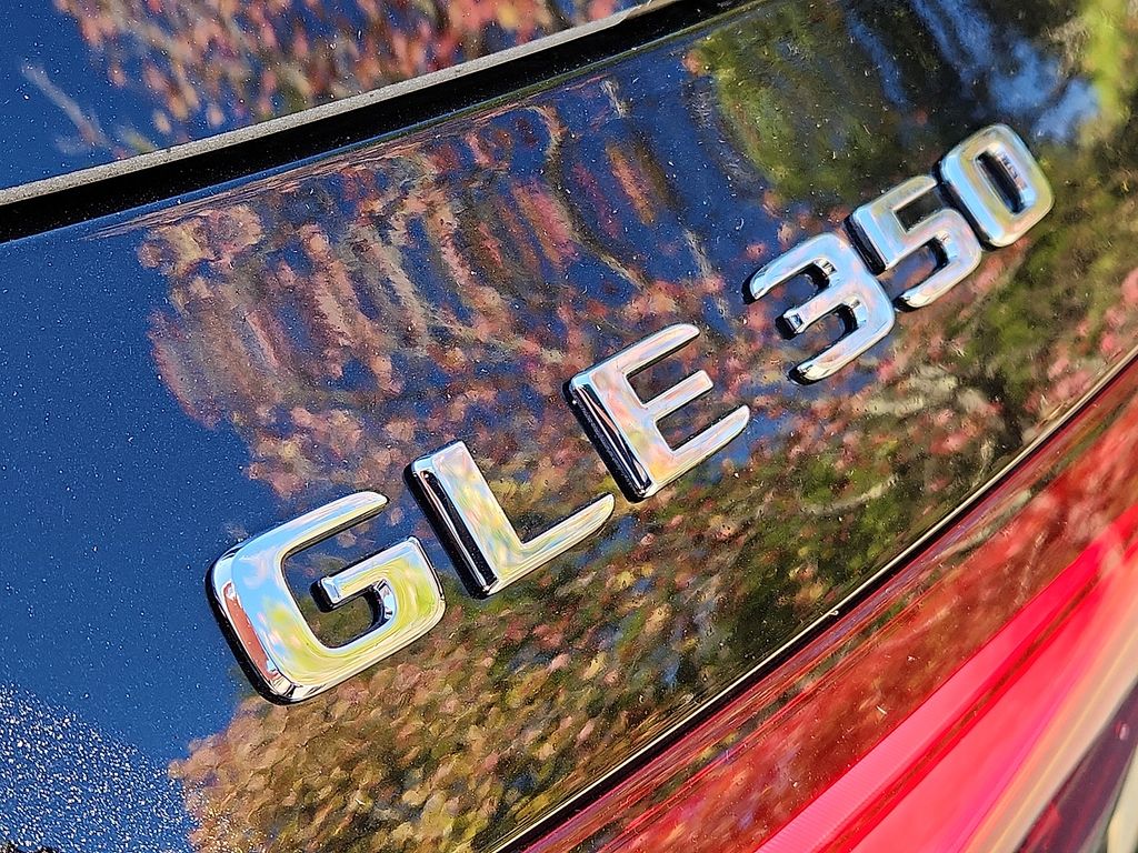 Thumbnail: 2026 Mercedes-Benz GLE - 17