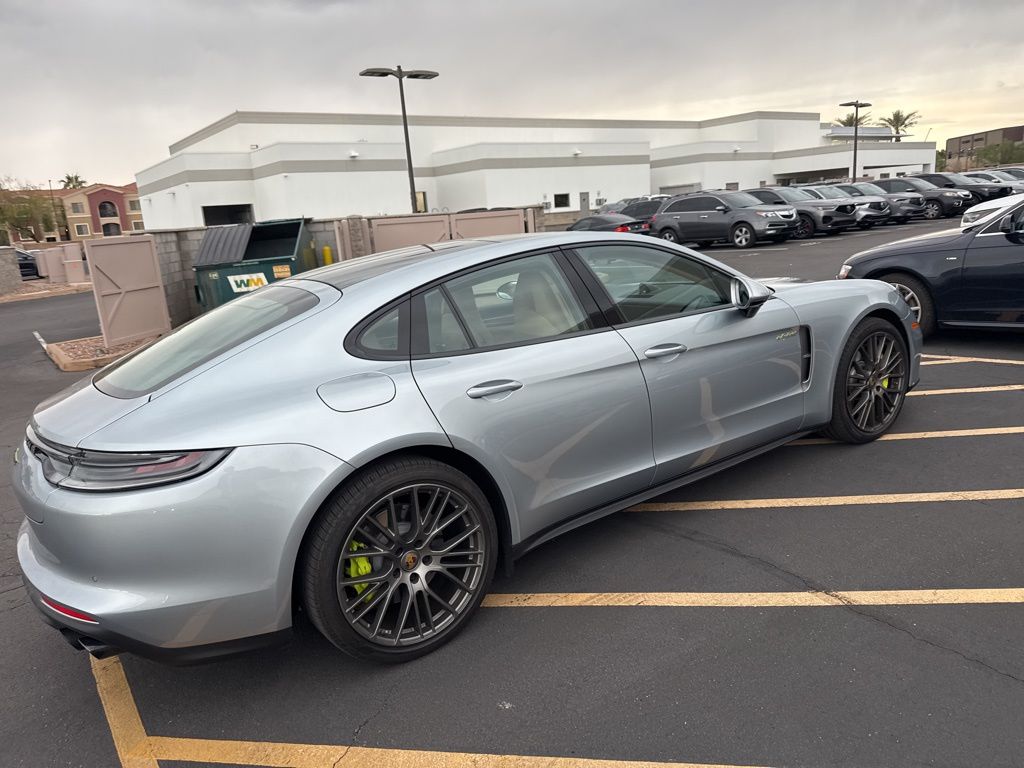 Thumbnail: 2022 Porsche Panamera - 6