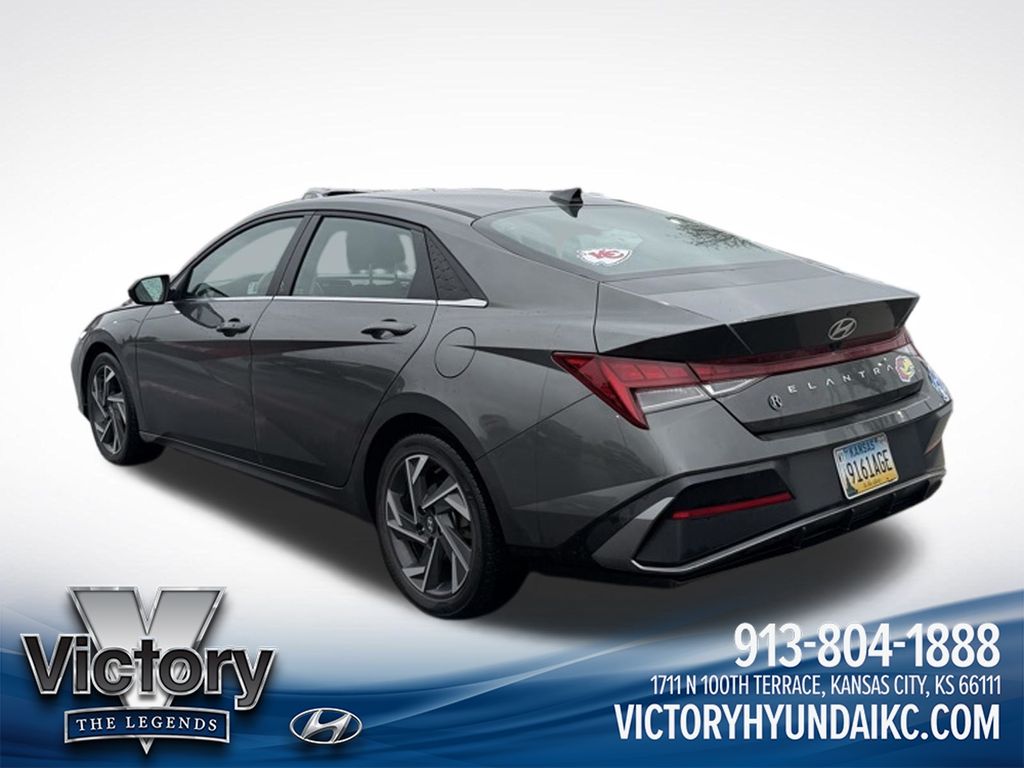 Used 2024 Gray Hyundai SEL image 6