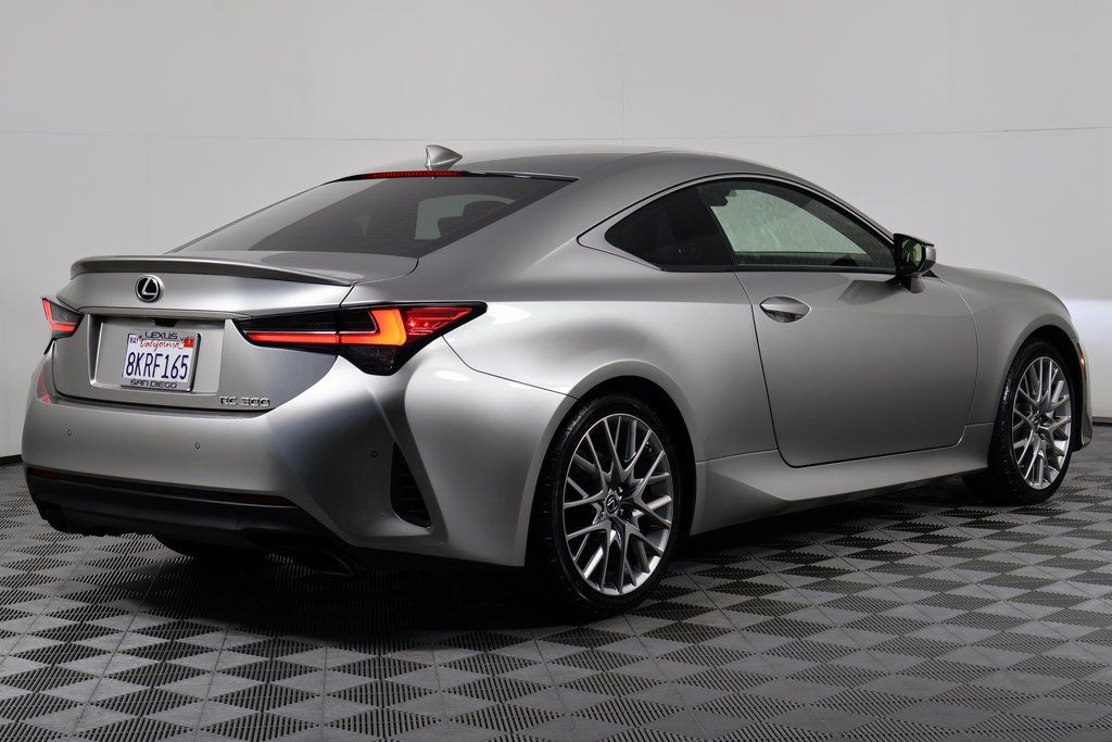 Thumbnail: 2019 Lexus RC - 4