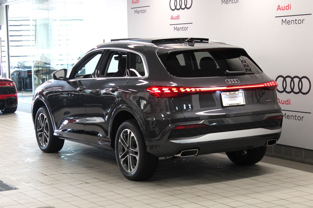 Thumbnail: 2026 Audi Q5 - 4