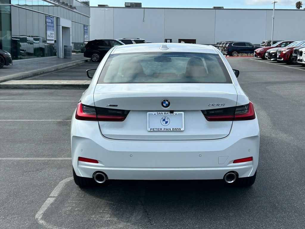 Thumbnail: 2025 BMW 3 Series - 4