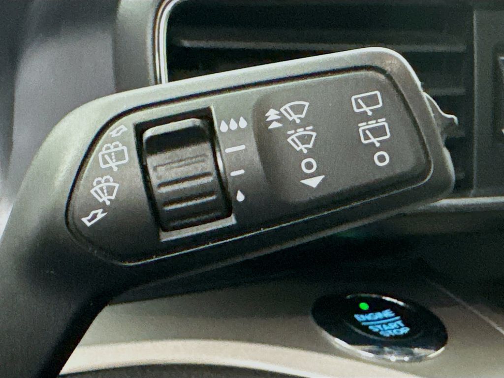 Used Car 2021 Ford Explorer  Xlt For Sale Under $25,000 In Austin, Texas