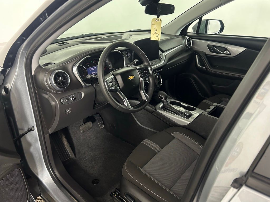 Used 2025 Gray Chevrolet LT image 13