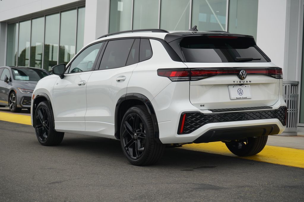 Thumbnail: 2026 Volkswagen Tiguan - 3