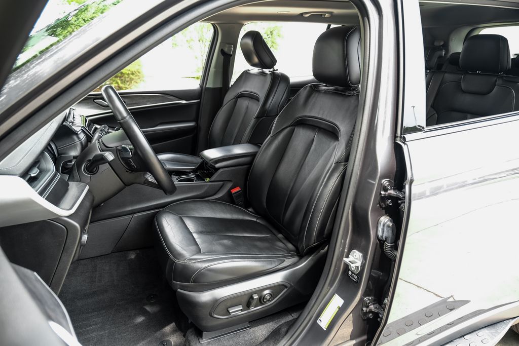 used 2021 Jeep Grand Cherokee L car, priced at $29,168