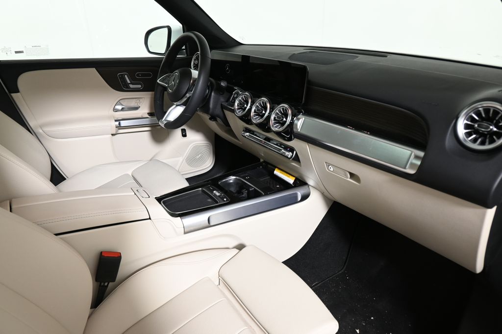 Thumbnail: 2026 Mercedes-Benz GLB - 26