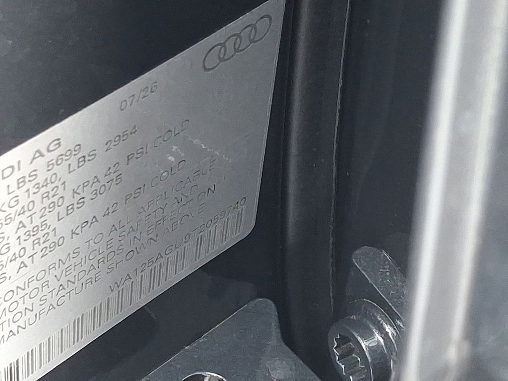 Thumbnail: 2026 Audi SQ5 - 22