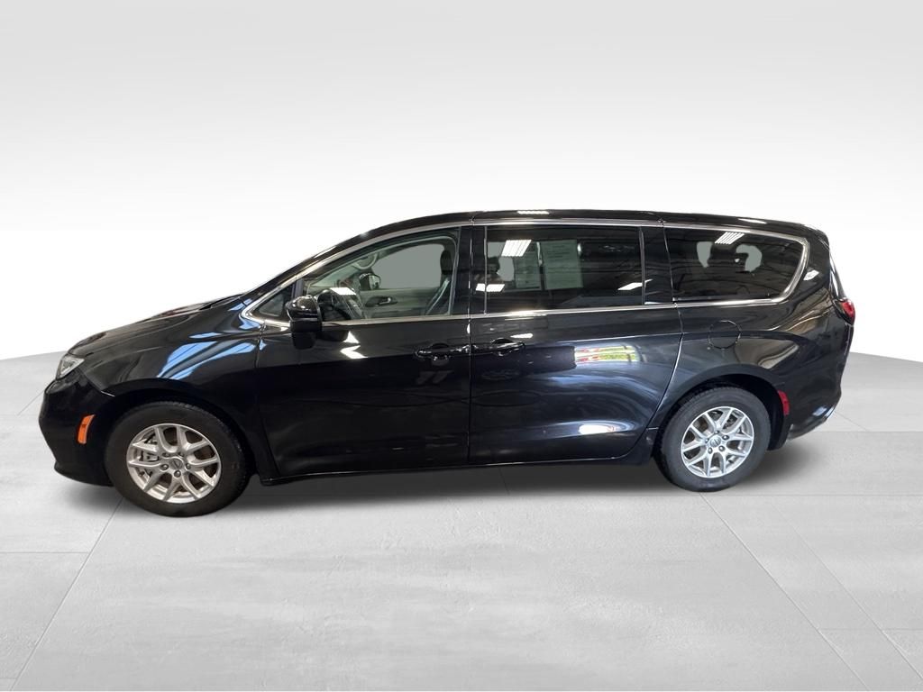 Used 2023 Chrysler Pacifica Van