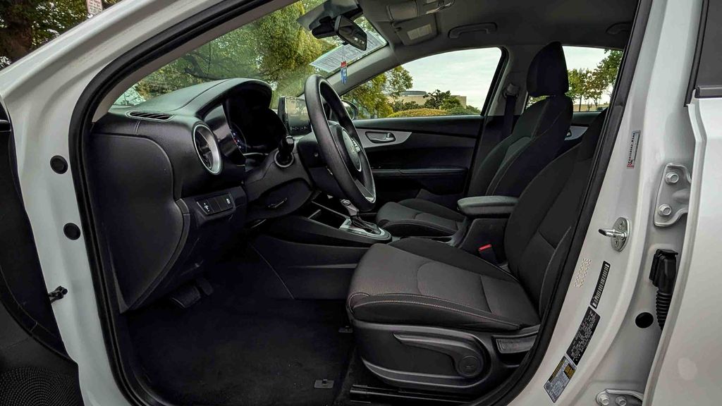 Used 2024 Kia Forte LXS 4D Sedan