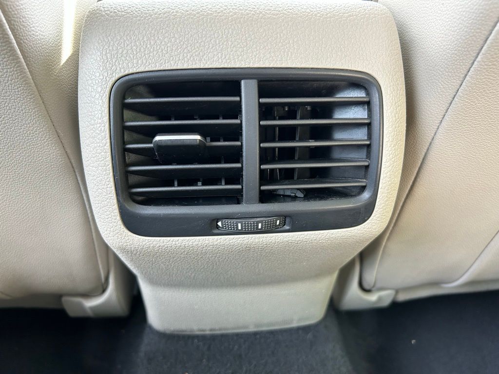 2015 Volkswagen e-Golf SEL Premium 31