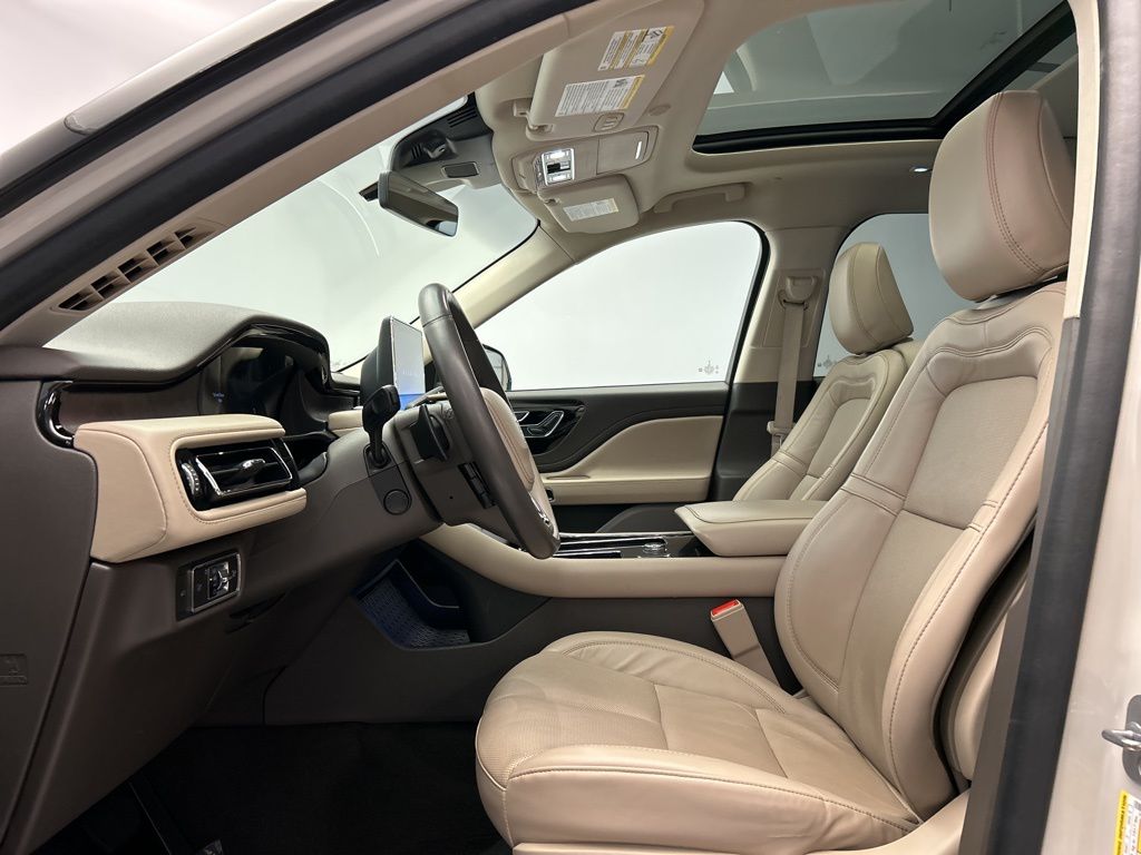 Thumbnail: 2022 Lincoln Aviator - 12