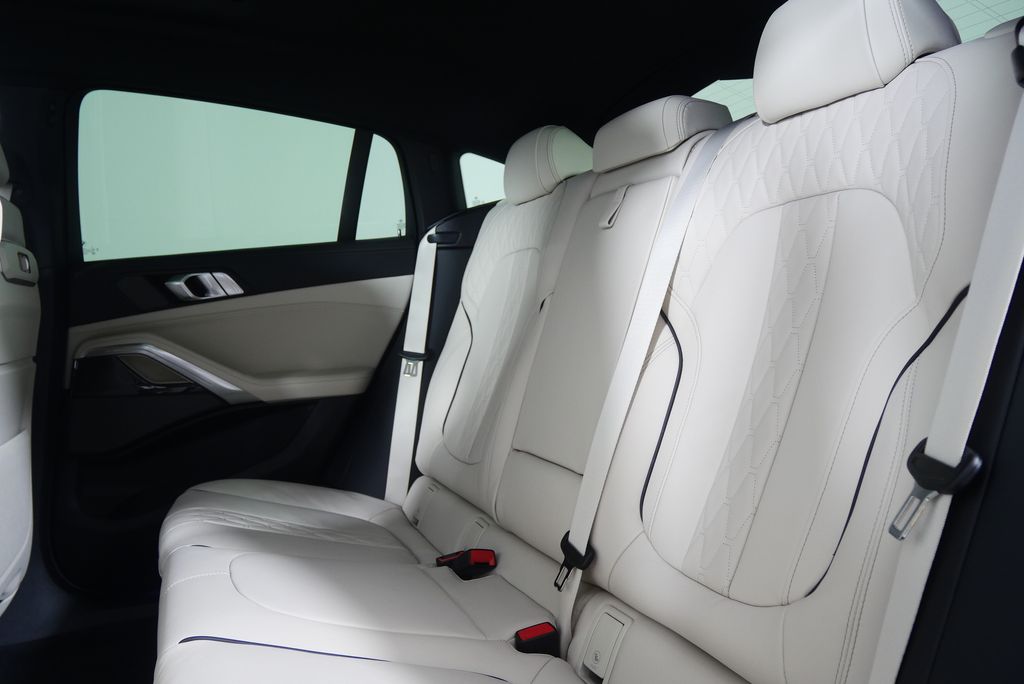 Thumbnail: 2026 BMW X6 - 17